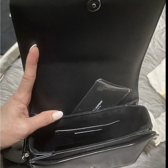 LE 61 LEATHER HANDBAG  Authentic of Saint Laurent ( Brand New) - Picture 6 of 14